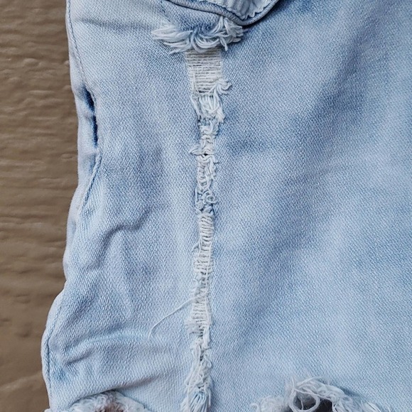 NICKI MINAJ Mid rise Distressed Shorts 3/4 - Picture 3 of 7